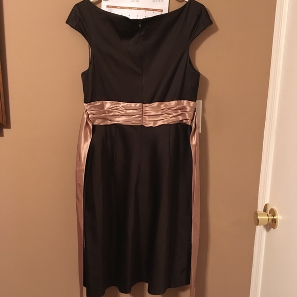 5 for $25❗️Adrianna Papell Formal Dress 👗 - Picture 3 of 8